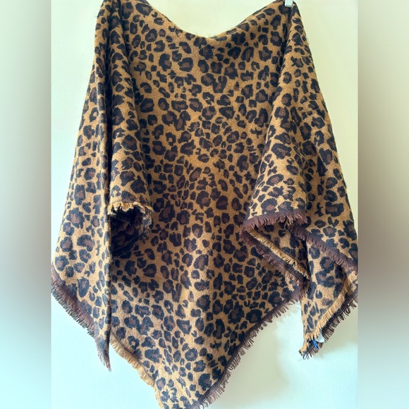 Apt 9 Animal Print Square Wrap/Scarf/Shawl 48"x48" - Picture 4 of 5